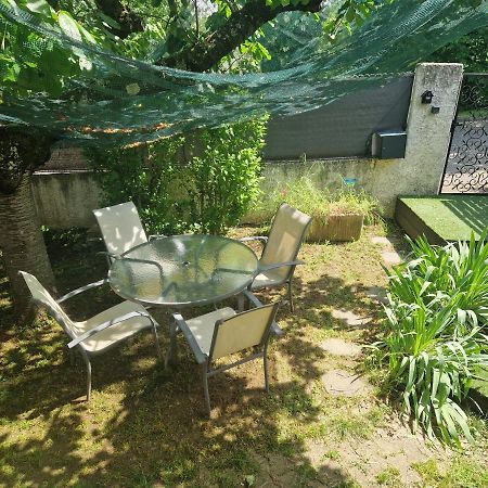 Appartement Independant Dans Maison Avec Jardinet, Au Calme Serezin-du-Rhone Bagian luar foto